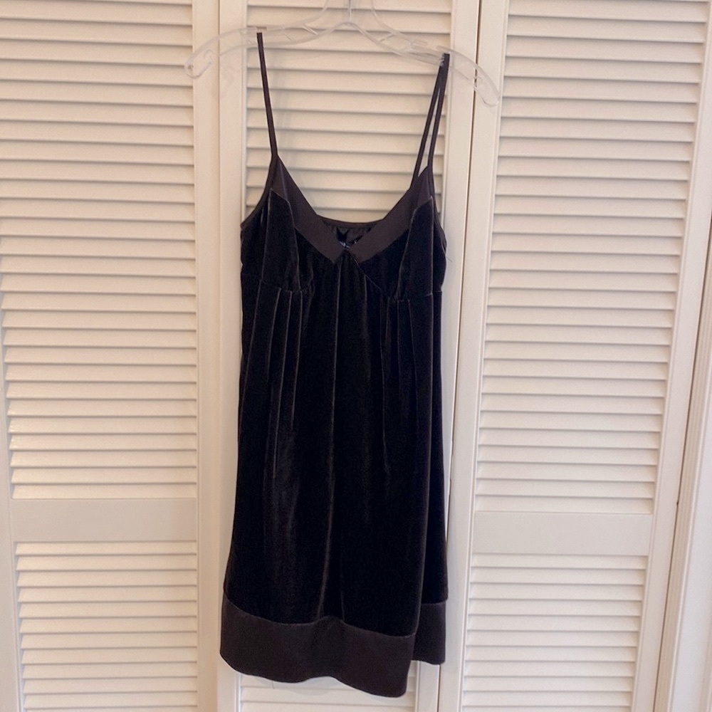 NWOT GAP velvet dress with rayon satin trim. Size 4.